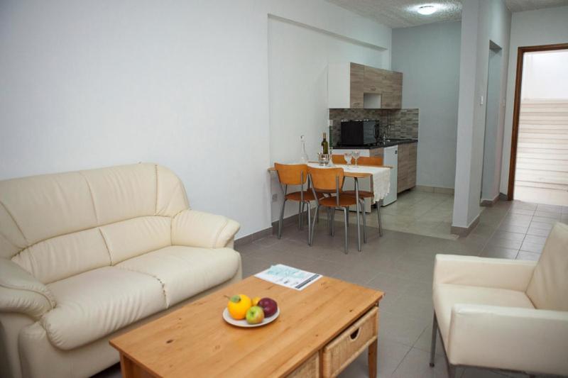 阿莱科斯公寓式酒店 Paphos 客房 照片